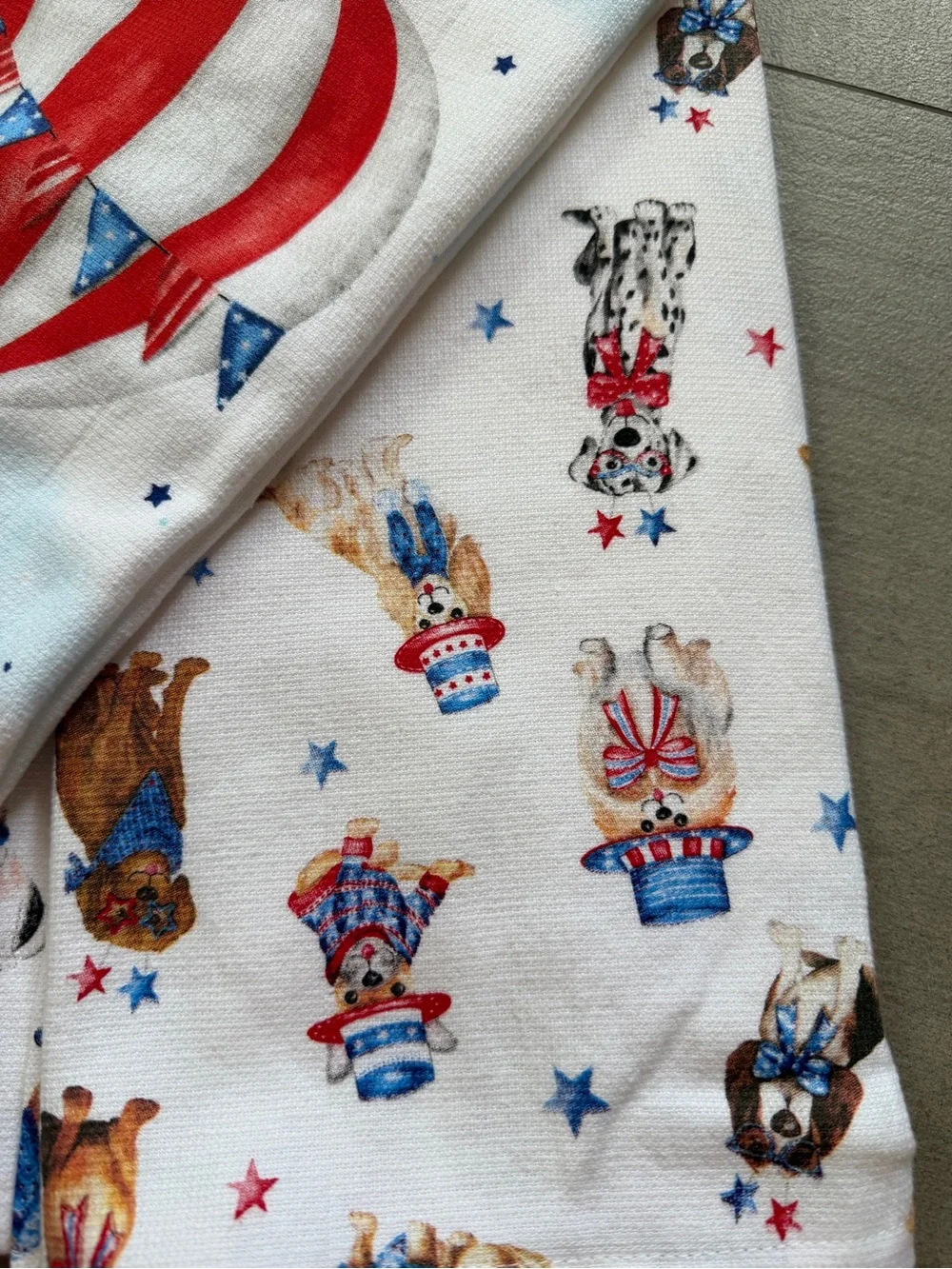 NWT Patriotic Hot Air Balloon & Puppy Kitchen Towels - set of 2. Fun prints!